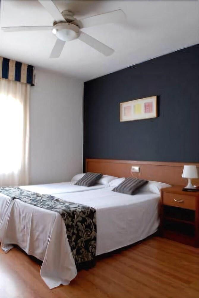 Gatell Hotel Vilanova i la Geltru Ngoại thất bức ảnh